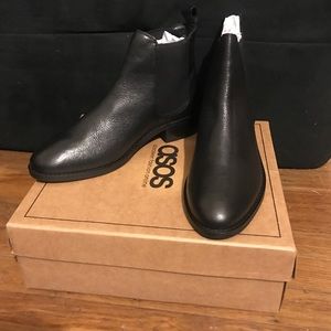 Very nice quality Leather Chelsea Boots Size 8